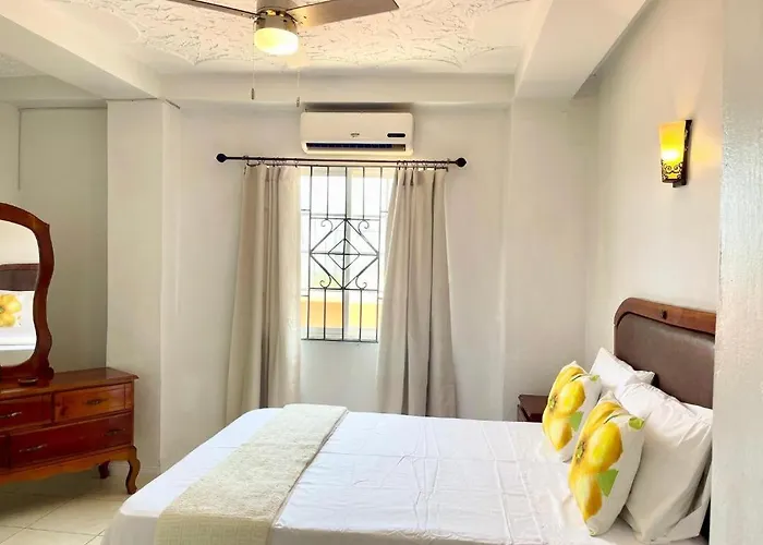 15000 Sq Ft 7 Bedroom House With Pool And Ocean View