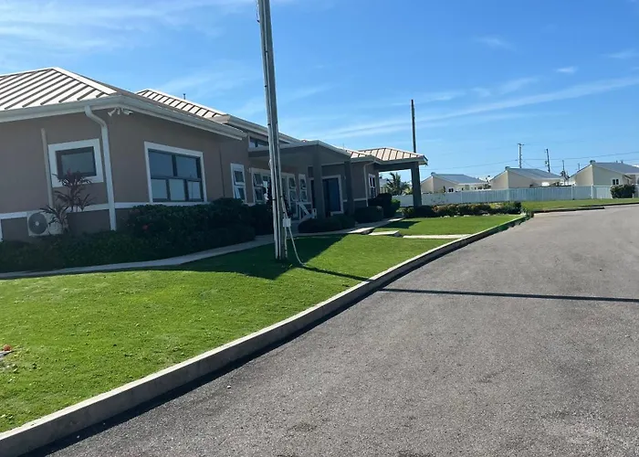 Sunny-Shore Hideaway